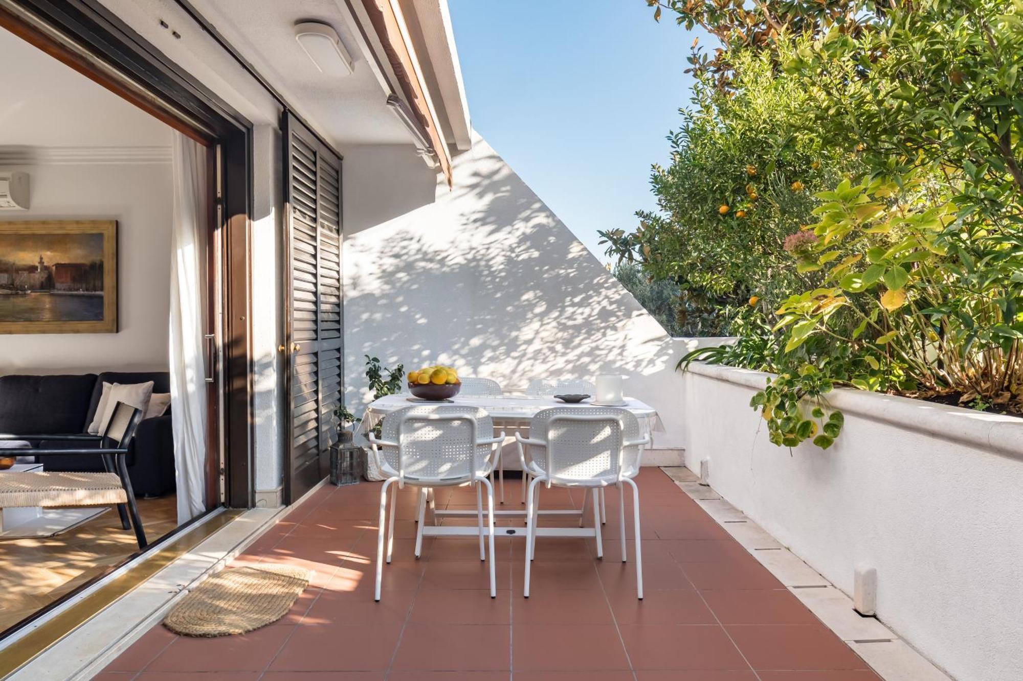 Leilighet Mariuci With Lush Terrace And Private Garage Split