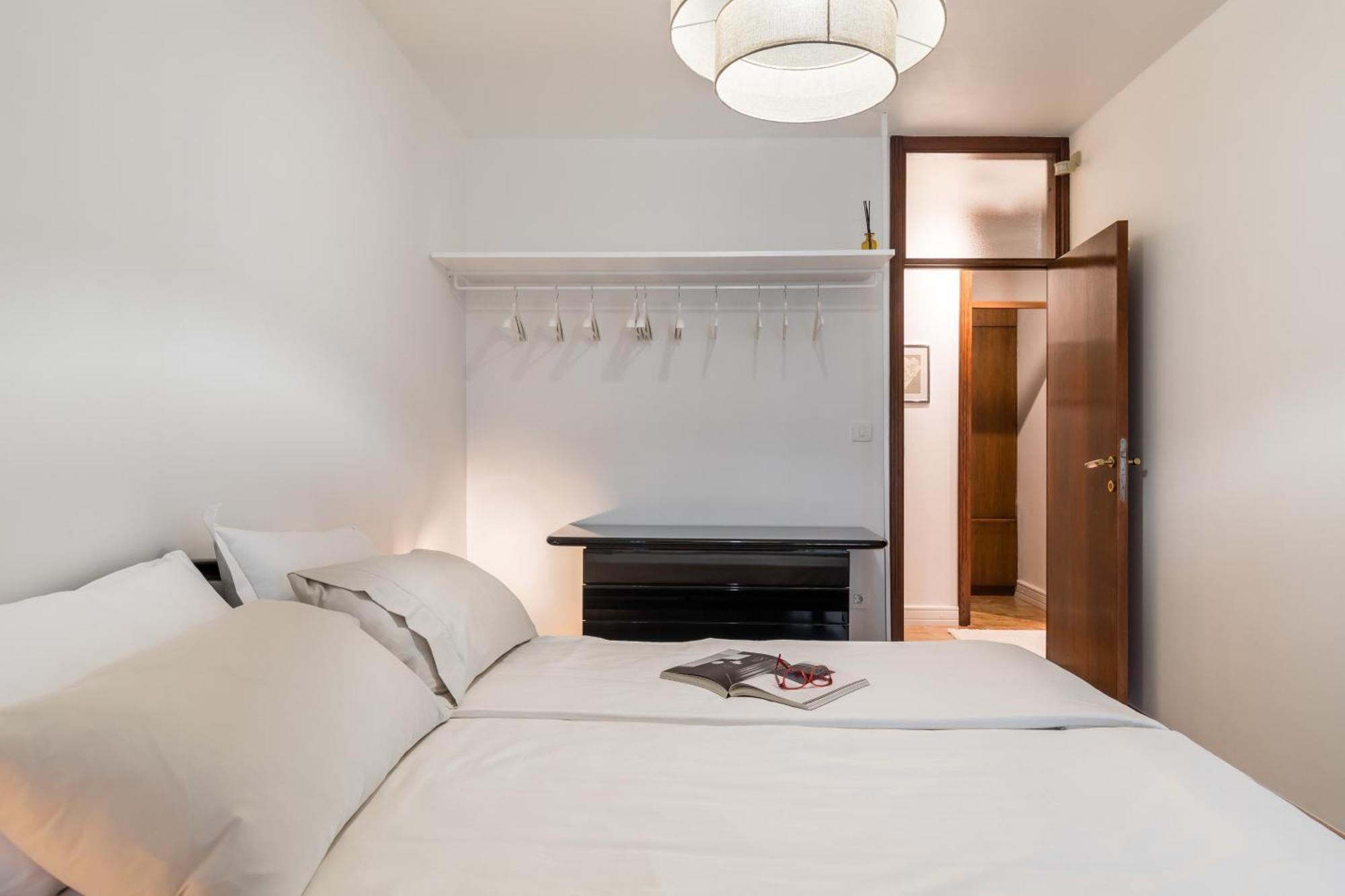 Apartament Mariuci With Lush Terrace And Private Garage